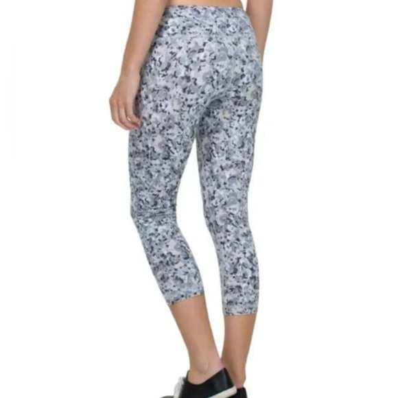 Lululemon cropped leggings - Picture 12 of 13